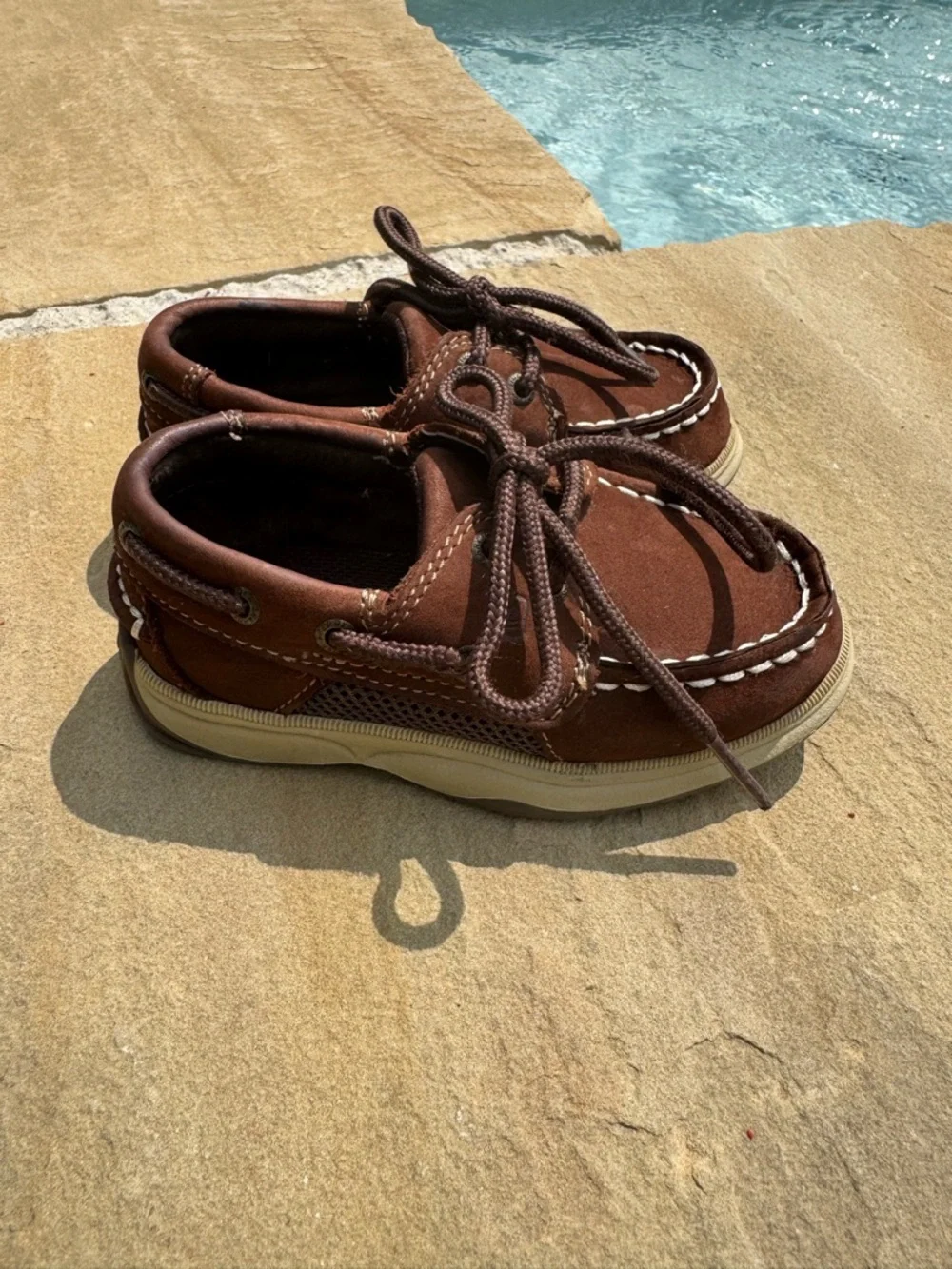 Boys Brown Leather Boat Shoes – Size 7.5W (Approx.)